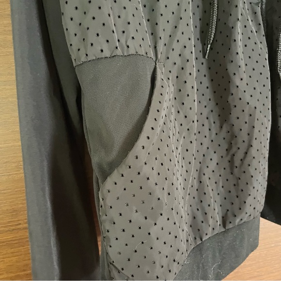 Forever 21+ Mesh Panel Hooded Zip-Up Windbreaker Jacket - Picture 6 of 7